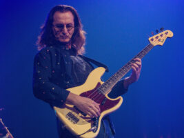 Geddy-Lee-Rush402000x1500