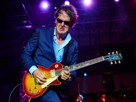 Joe-Bonamassa402000x1500