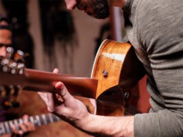 Martin-SC-guitar-in-use-credit-Martin-Guitar402000x1500