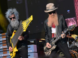 ZZ-Top-Billy-Gibbons-Elwood-Francis402000x1500