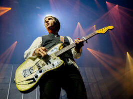 johnny-marr402000x1500