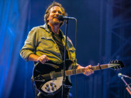 Eddie-Vedder402000x1500