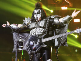 Gene-Simmons402000x1500