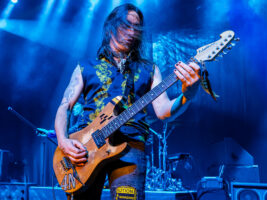 Nuno-Bettencourt402000x1500