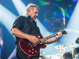 Rush-Alex-Lifeson402000x1500
