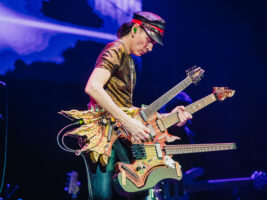 Steve-Vai402000x1500