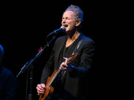 Lindsey-Buckingham402000x1500