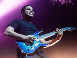 Misha-Mansoor402000x1500