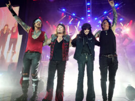 Motley-Crue402000x1500