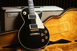 Noel-Gallagher-78-LP-Custom-signed-preview-_4-of-33_