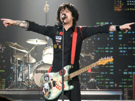 Billie-Joe-Armstrong-Blue-2009-credit-Michael-Hurcomb-Corbis-Getty402000x1500