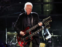 Jimmy-Page-performing402000x1500