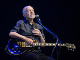 Peter-Frampton402000x1500