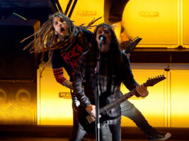 korn-munky-head402000x1500