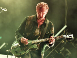Josh-Homme402000x1500