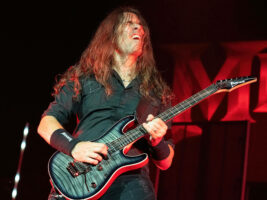Kiko-Loureiro-3402000x1500