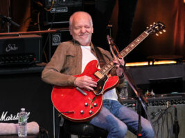 Peter-Frampton402000x1500