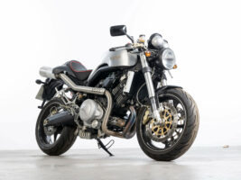 Chris-Cornell-bike-2402000x1500
