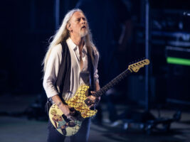 Jerry-Cantrell-Rampage402000x1500