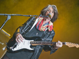 Joe-Perry-Strat402000x1500