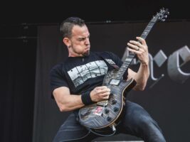 Mark-Tremonti402000x1500