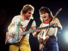 Michael-Anthony-Van-Halen402000x1500
