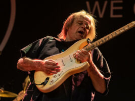 Walter-Trout402000x1500