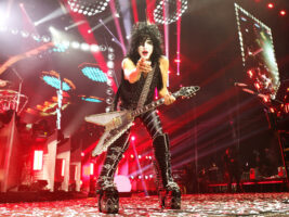 Paul-Stanley-Kiss402000x1500