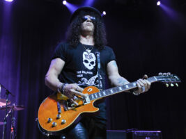 Slash402000x1500