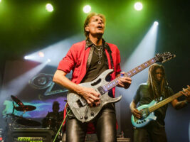 Steve-Vai-JEM402000x1500