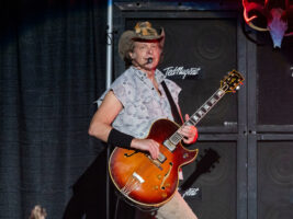 Ted-Nugent402000x1500