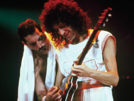 queen-freddie-brian402000x1500