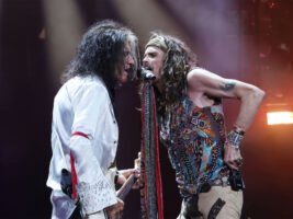 Joe-Perry-Steven-Tyler402000x1500