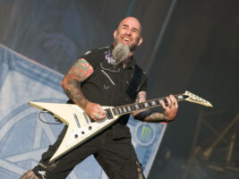 Scott-Ian-new402000x1500