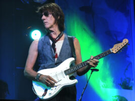 Jeff-Beck402000x1500