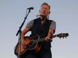 Bruce-Springsteen-new-1-new402000x1500