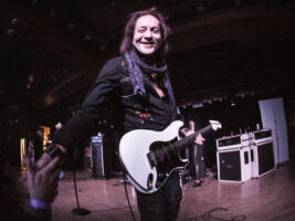 Jake-E-Lee402000x1500