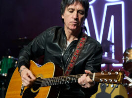 Johnny-Marr-Martin-2402000x1500