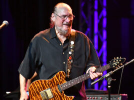Steve-Cropper402000x1500