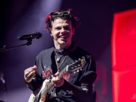 Yungblud402000x1500