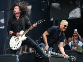 dave-grohl-pat-smear-foo-fighters402000x1500