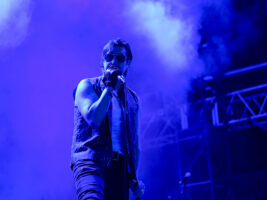 julian-casablancas-the-strokes402000x1500