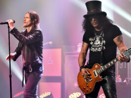 myles-kennedy-slash402000x1500