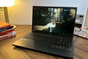 Acer-Nitro-V-15-Cyberpunk-DLSS-copy
