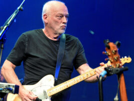 David-Gilmour-9402000x1500