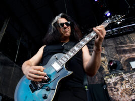 Alex-Skolnick-Testament402000x1500