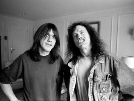 Angus-Malcolm-Young402000x1500