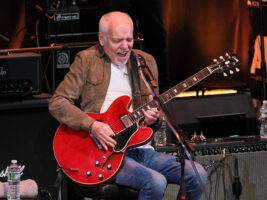 Peter-Frampton-hero-2025402000x1500