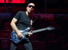 joe-satriani402000x1500