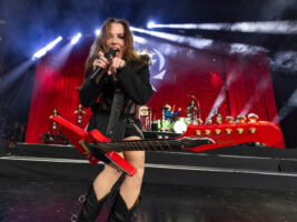 lzzy-hale402000x1500